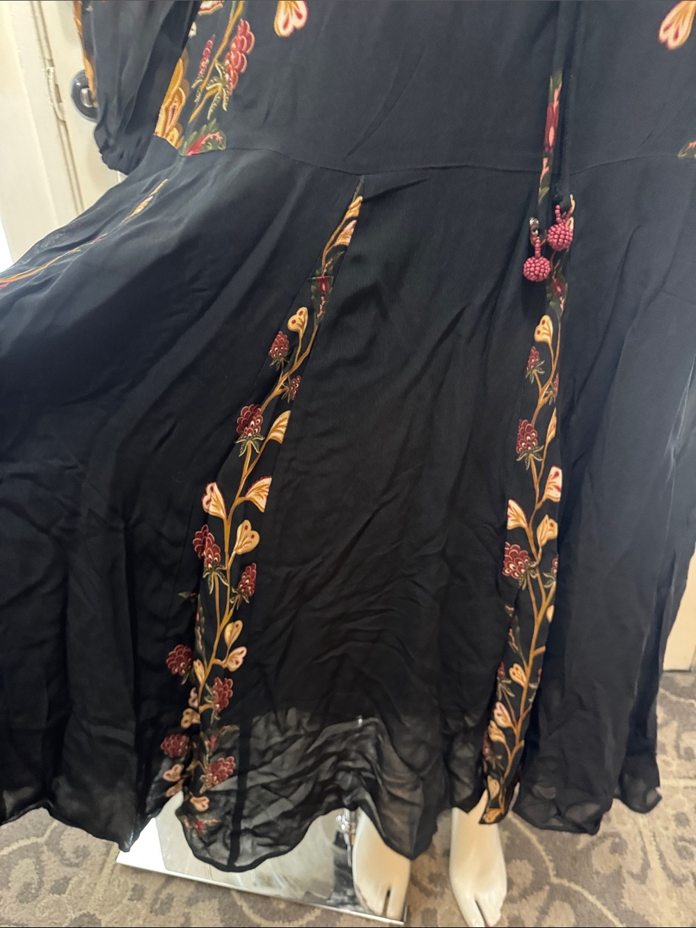 FARM Rio Berry Garden Black Maxi Floral Embroidery Long Sleeves Dress Sz XLarge - Picture 7 of 16